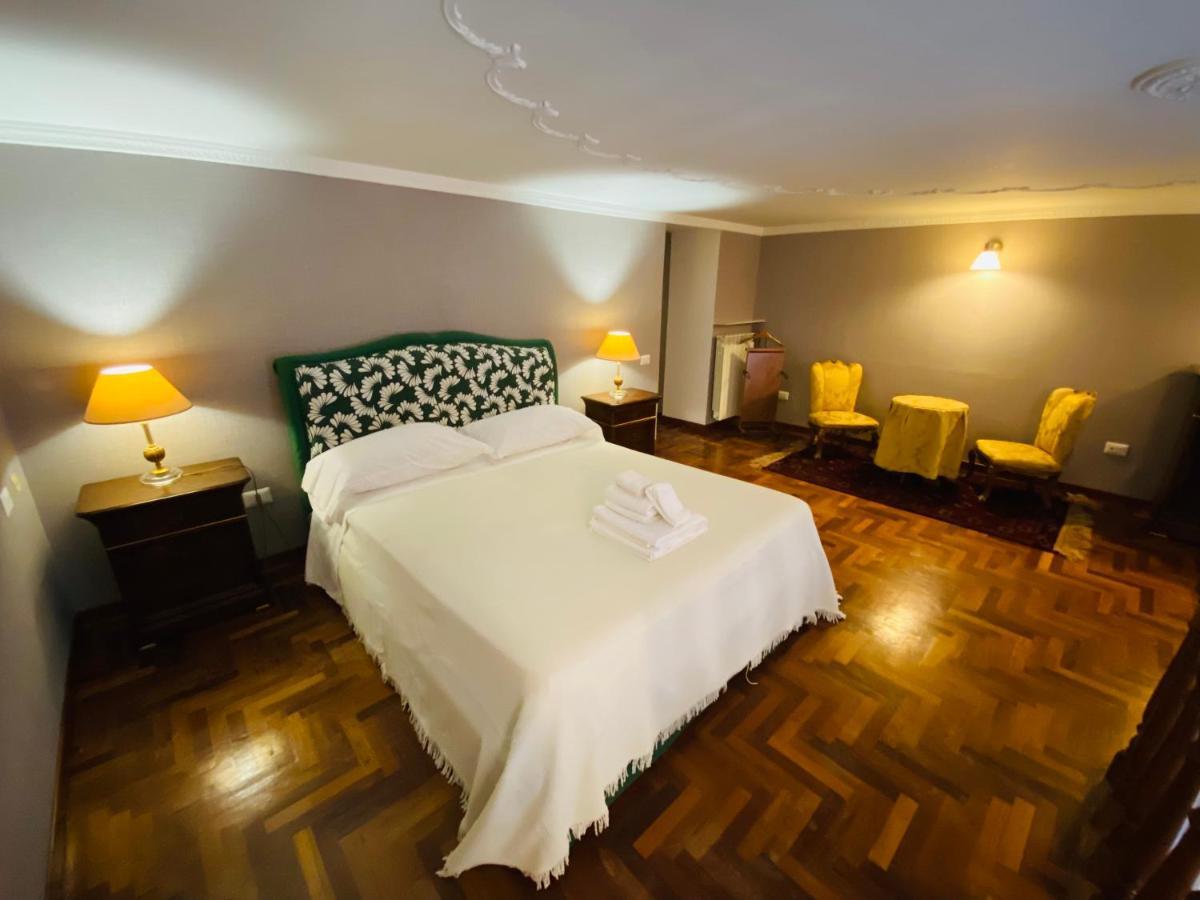 Hotel Around Toledo Neapel Exterior foto